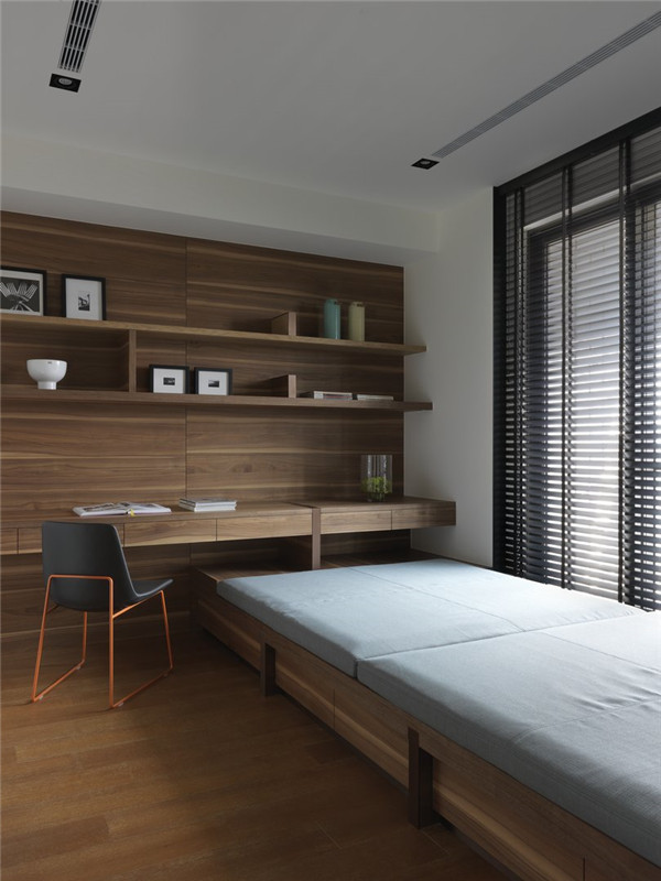 ��ʽ�����077